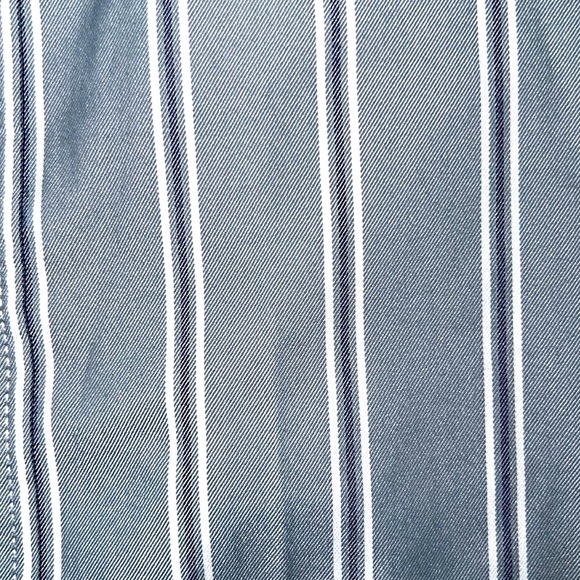 Men’s Abercrombie Short Sleeve Button Down​ - Picture 4 of 4